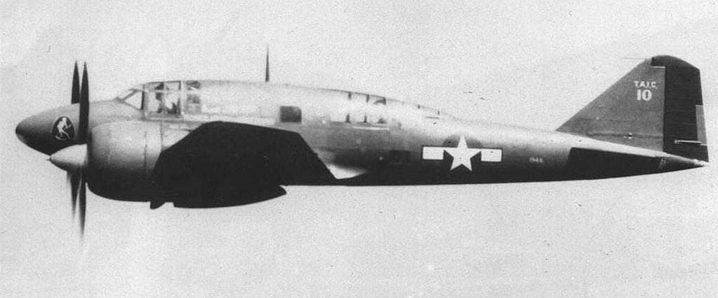 На фото трофейный серийный Ki-46-II штабной разведывательный самолет
